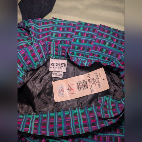 Vintage Koret Blue and Green Midi A-Line Skirt - Picture 3 of 5